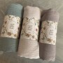 pashminan son tonos ocres, caálidos, verde, marrón y beige como detalle para las mujeres invitadas a tu boda, comunión u otra celebración