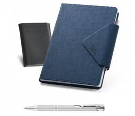 Agenda 2021 color azul con funda y bolígrafo tamaño B5 de polipiel para plasmar el logo de tu empresa