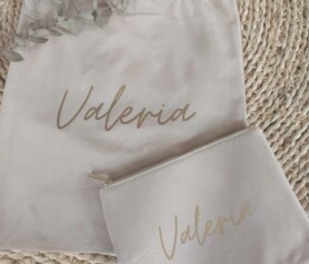 Neceser terciopelo personalizado como detalle de boda, comunion para las mujeres invitadas a tu evento