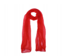 pañuelo rojo presentado en baul colorido de regalo