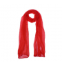 pañuelo rojo presentado en baul colorido de regalo