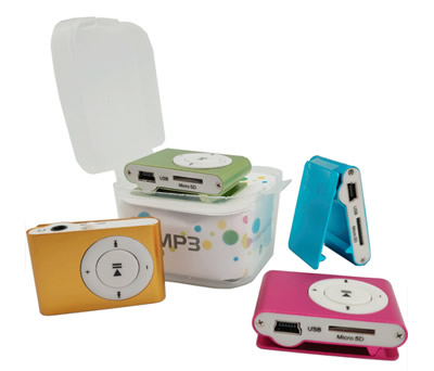 MP3 en caja de regalo con auriculares y cable usb para regalar en bodas y comuniones