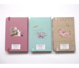 Libreta tapa dura con cierre y motivos vintage de mariposas ideal como detalle de boda