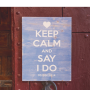 cartel de madera en color azul con mensaje personalizado para bodas y eventos
