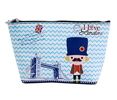 Neceser London en color azul ideal como detalle para las mujeres de la boda