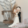 Figura de novios dulce caricia para tarta de boda o regalar en tu boda.fw