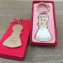 llavero niña comunión cruz metálico personalizado con el nombre y la fecha de la comulganta como detalle para sus invitados