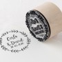 Sello personalizado redondo Corona de olivo para personalizar los obsequios a los invitados