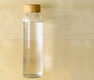 Botella de cristal con tapón de bambú natural de 500ml personalizable ideal como producto promocional de merchandising
