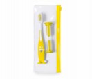 Cepillo de dientes en estuche de color amarillo ideal para regalar en fiestas infantiles o como detalle para niños pequeños