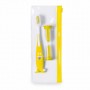 Cepillo de dientes en estuche de color amarillo ideal para regalar en fiestas infantiles o como detalle para niños pequeños