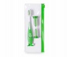 Cepillo de dientes en estuche de color verde ideal para regalar en fiestas infantiles o como detalle para niños pequeños