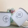 taza metálica personalizada con logo como detalle de boda para los invitados