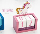 Calendario de madera rosa con unicornio para regalar como detalle de cumpleaños, en fiestas infantiles o como detalle para niñas pequeñas