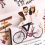 Invitación de boda pop up novios en bicicleta
