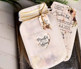 Original invitación de boda forma de tarro en papel vegetal