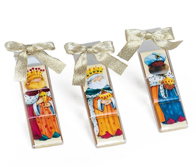 estuche de tres chocolatinas con la imagen de los reyes magos como detalle navideño