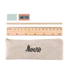 Estuche con regla, lapicero, goma y sacapuntas personalizado con el nombre de cada niño invitado jpg
