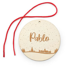 Bola de navidad de madera personalizada con cordón rojo como detalle de navidad