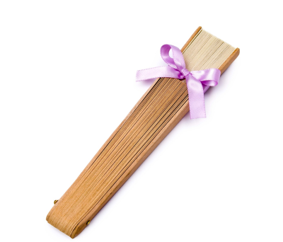 Abanico de tela y madera adonado con lazo lila - AWA14