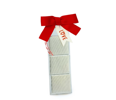 Estuche de 3 napolitanas lazo rojo y tarjeta Love - AVB21