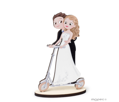 Figura madera novios patinete eléctrico Pop&Fun 19cm. AW313