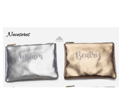 NECESER METALIZADO PERSONALIZADO NOMBRE INVITADA. STDO. 14x19.5 cms. (MÍNIMO 15 Uds.). ADOP7152