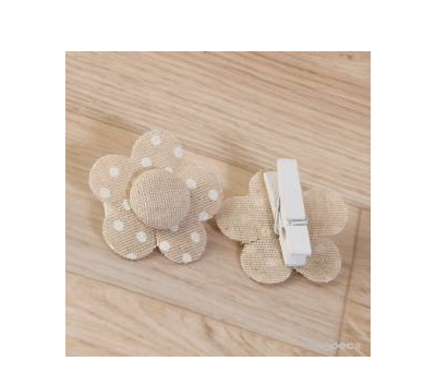 Pinza flor color beige con topos marfil 4,5x4,5cm., AA411